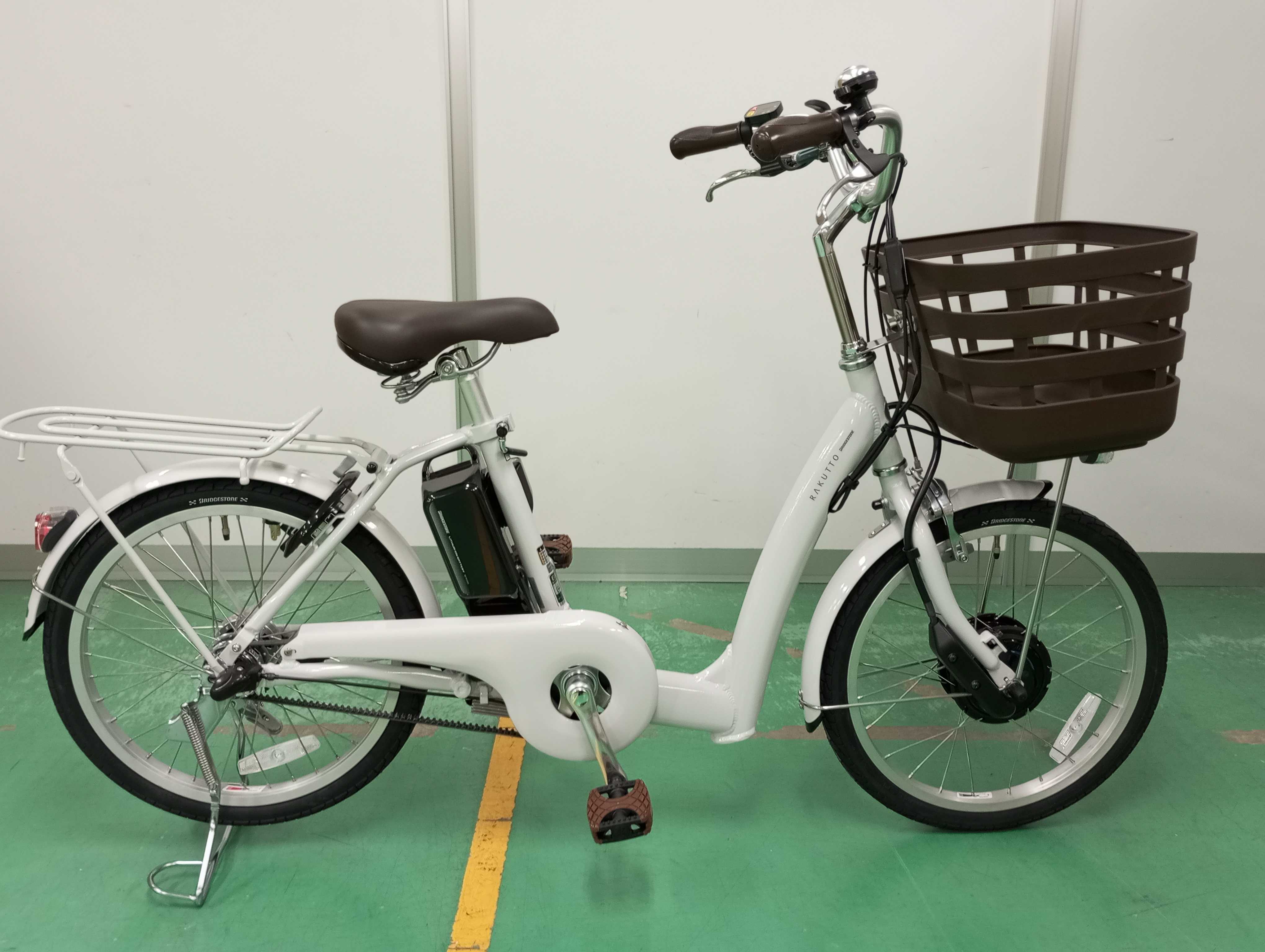 シニアや小柄な方も安心！足が届いてお手入れもラクな電動自転車「ラクット」の魅力を分かりやすく解説